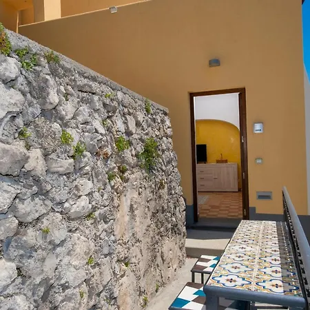Golden Vaults 1st Floor Sea View Balcony *