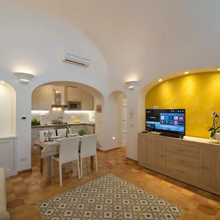 Golden Vaults 1st Floor Sea View Balcony